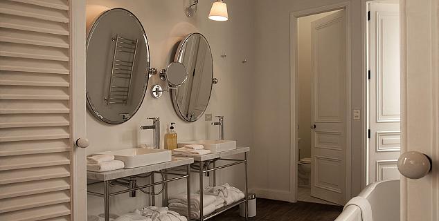 Atelier Bathroom