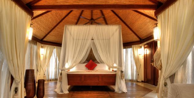 Beachfront Pool Villa Bedroom