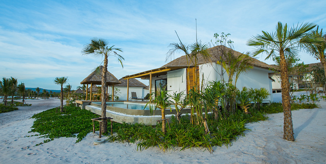 Beachfront Pool Villa