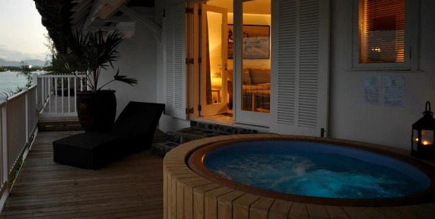 Beachfront Room Jacuzzi