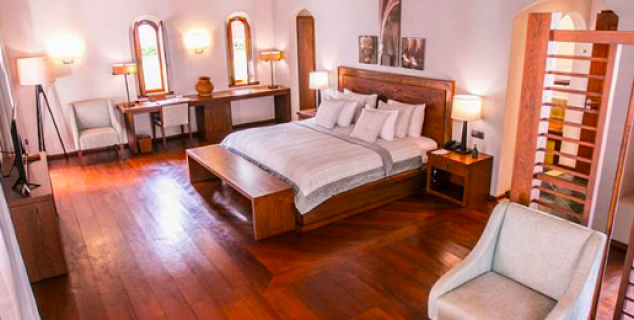 Cloister Deluxe