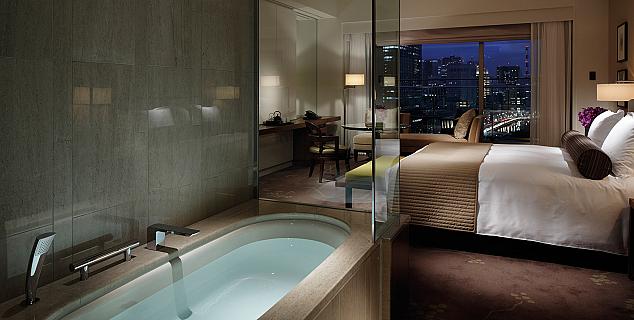 Deluxe Room bathroom