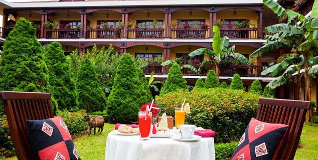 Garden Dining