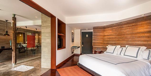 Pearl Bed Suite
