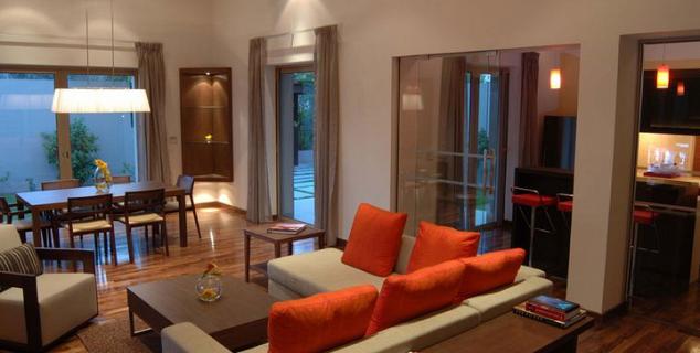 Pool Residence