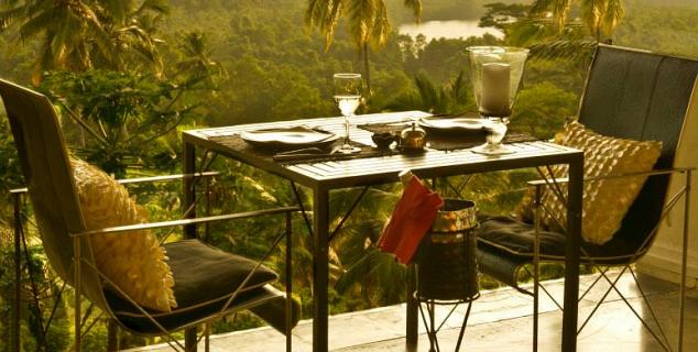 Poolside Dining