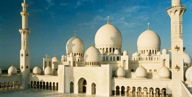 Sheikh Zayeed Mosque, Abu Dhabi (Optional day trip)