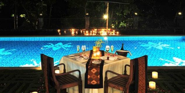 Stupa - Poolside dining