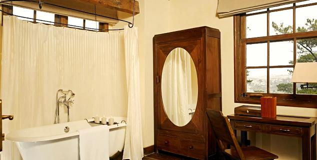 Villa Bathroom